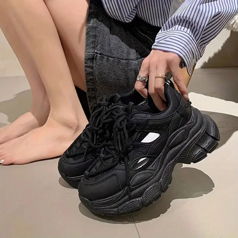 Breathable and thickened casual sports shoes, suitable for ladies - ergonomic design, comfortable lining