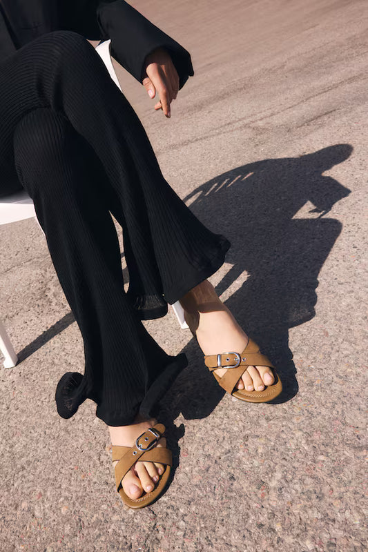 Clay-Crossover-strap sandals